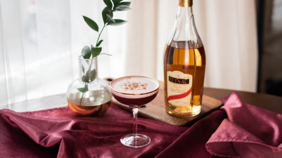 cocktail pineau des charentes et bouteille de Reynac