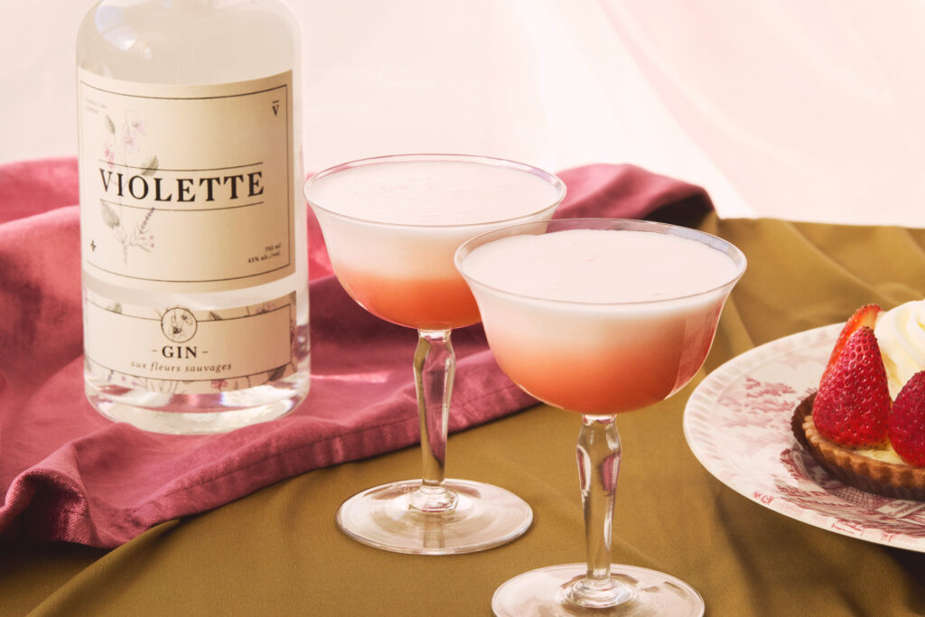 Cocktail_Sour_Violette_Fraise_Orange_Sanguine_1ou2Coktails_kp_01302025_1707_lr