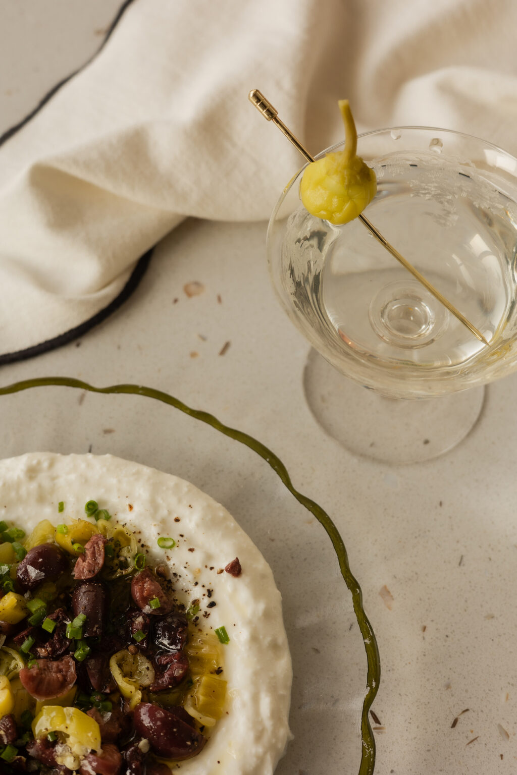 cocktails_pepperoncini_dirty_martini_1ou2cocktails_AW3A6606